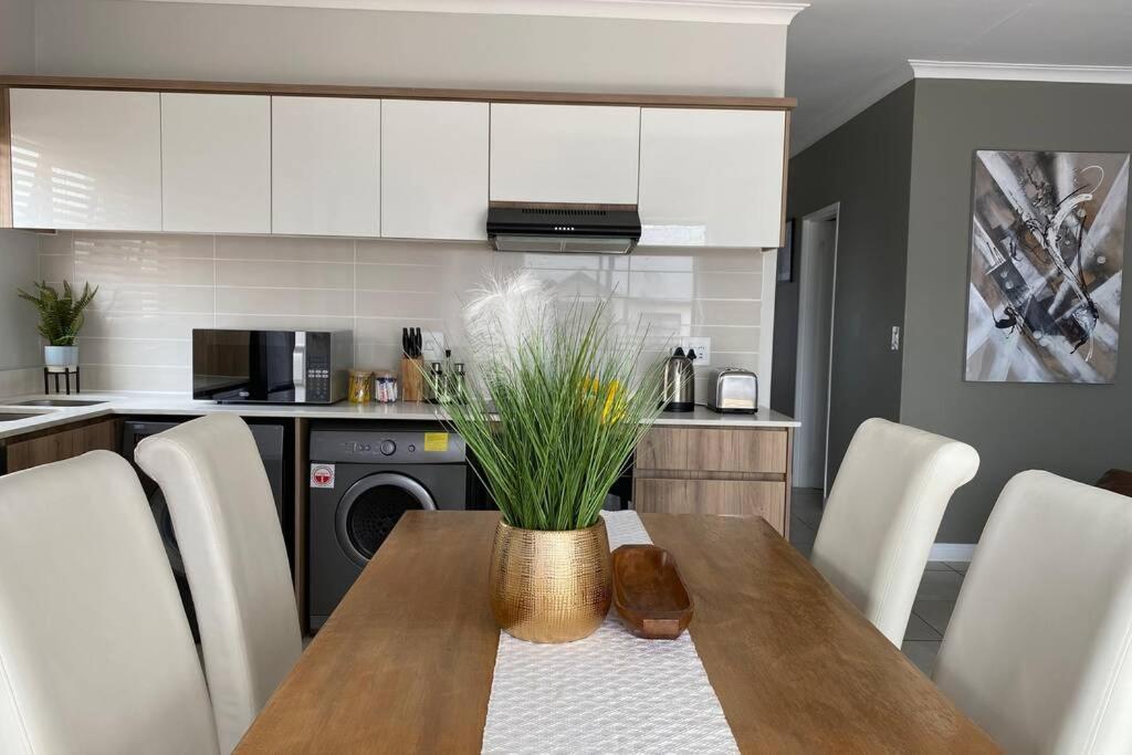 Penthouse 172 At The Blyde Crystal Lagoon Lejlighed Pretoria-Noord Eksteriør billede